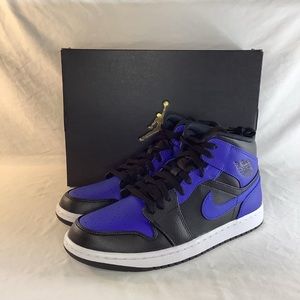 Air Jordan 1 Mid ‘Hyper Royal’